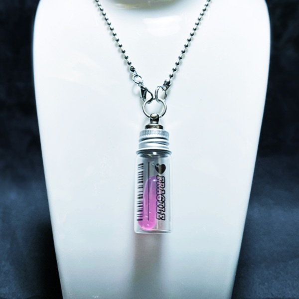 【数量限定 / 受注生産】錠剤ネックレス（FRAGILE）
