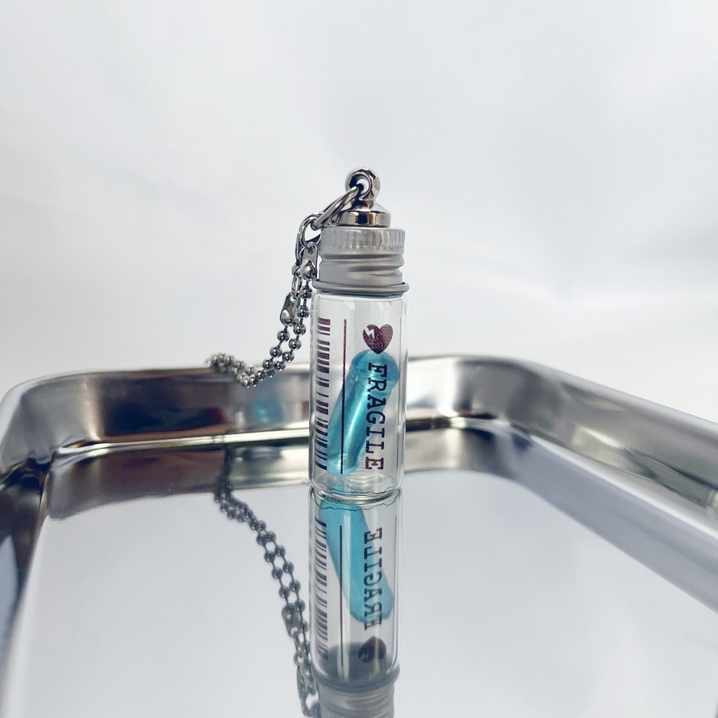 (全8種)錠剤ネックレス 小瓶(クリアブルー)