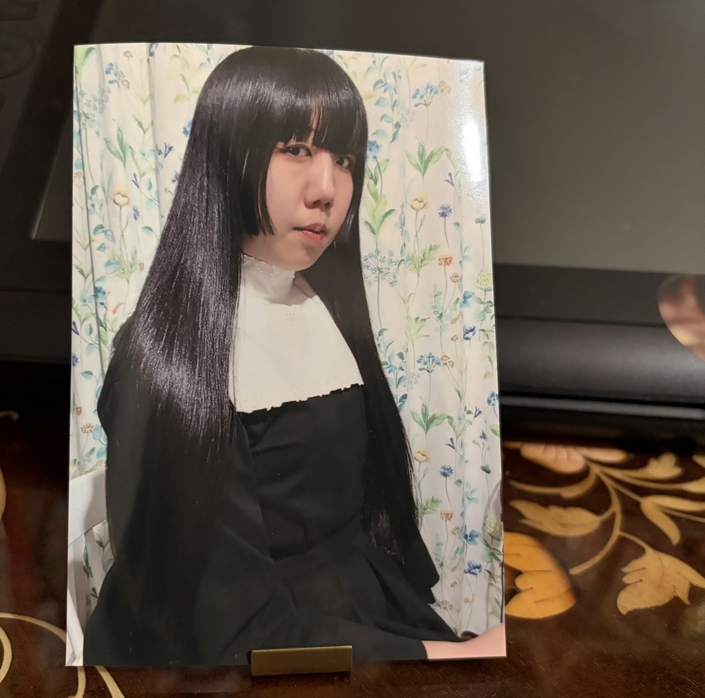 黒髪ロングシスター　ブロマイド