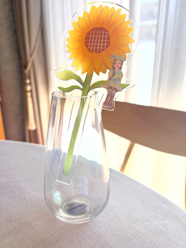 花瓶に飾ってもかわいいアクリルスタンド　千奈