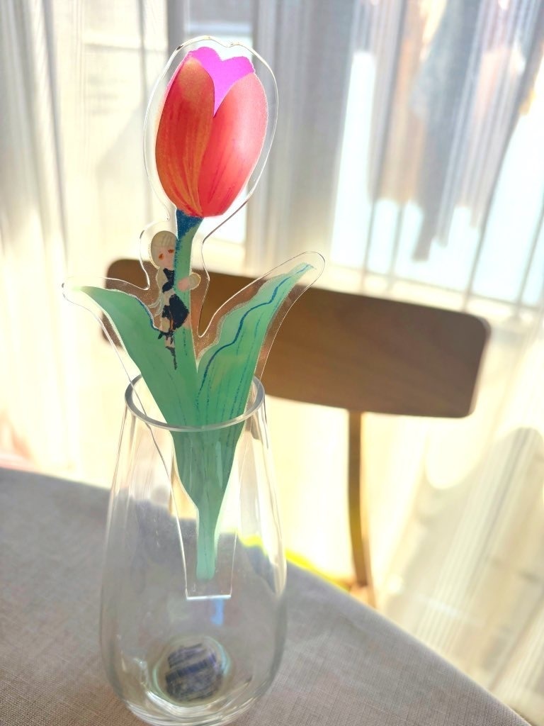 花瓶に飾ってもかわいいアクリルスタンド　広