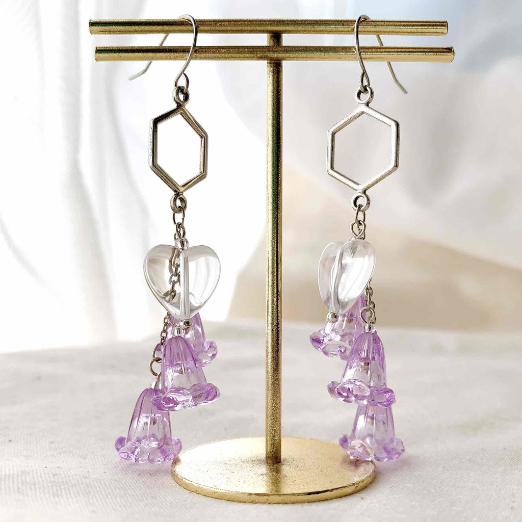 雨取千佳イメージハートピアス