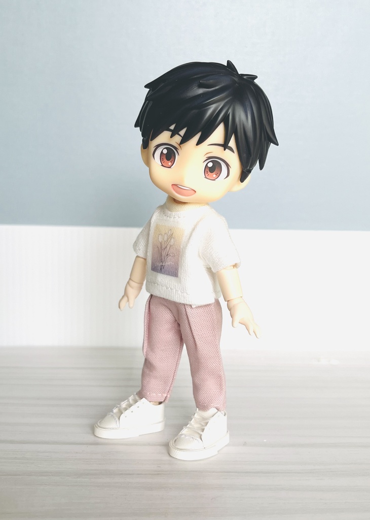 タック入りパンツ