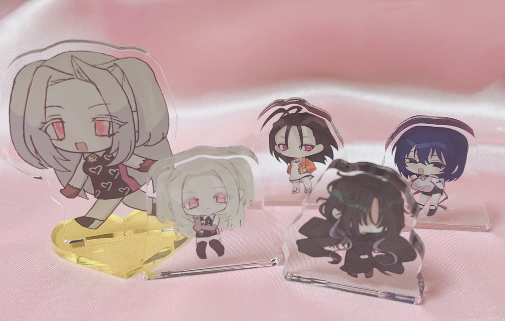 女体化(衣装改変)自立アクスタ