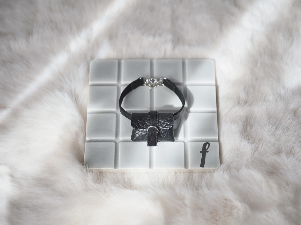 leather bodybag -straight-