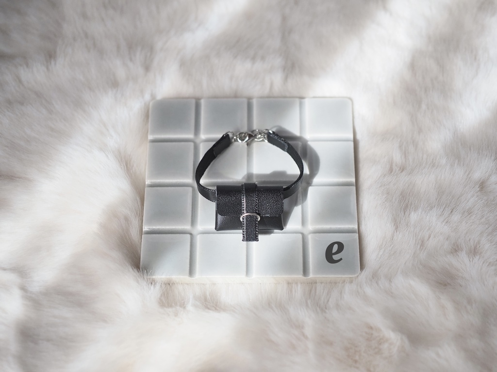 leather bodybag -straight-