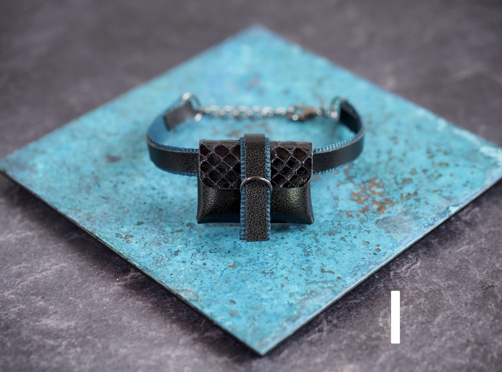 leather bodybag -straight- exoticPy