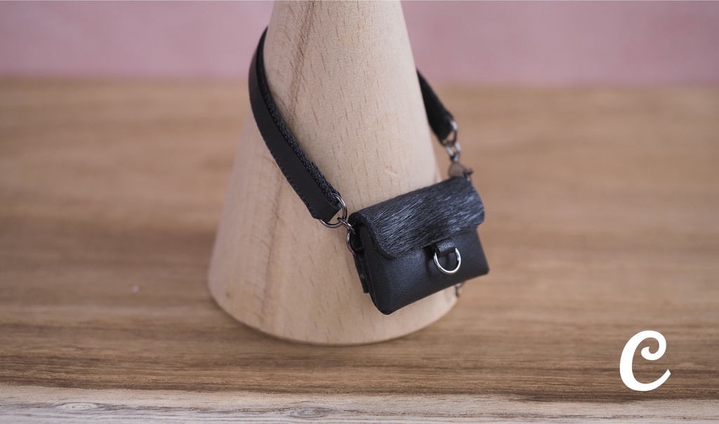 leather bodybag -cross- cowfur