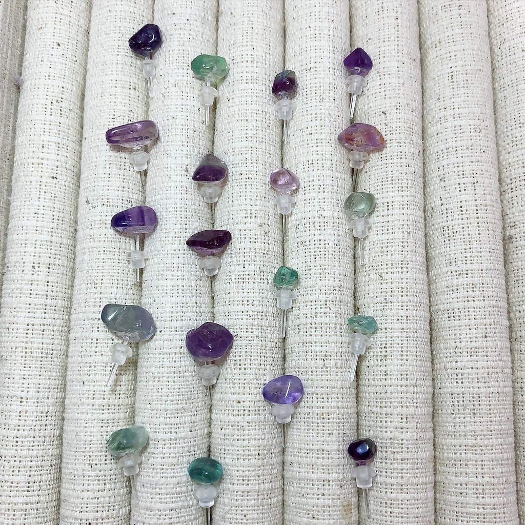 天然石⭐︎フローライト⭐︎樹脂ピアス⭐︎片耳ピアス⭐︎カードリーディング⭐︎1/2