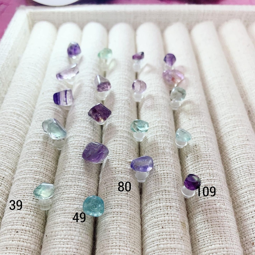 天然石⭐︎フローライト⭐︎樹脂ピアス⭐︎片耳ピアス⭐︎カードリーディング⭐︎1/2