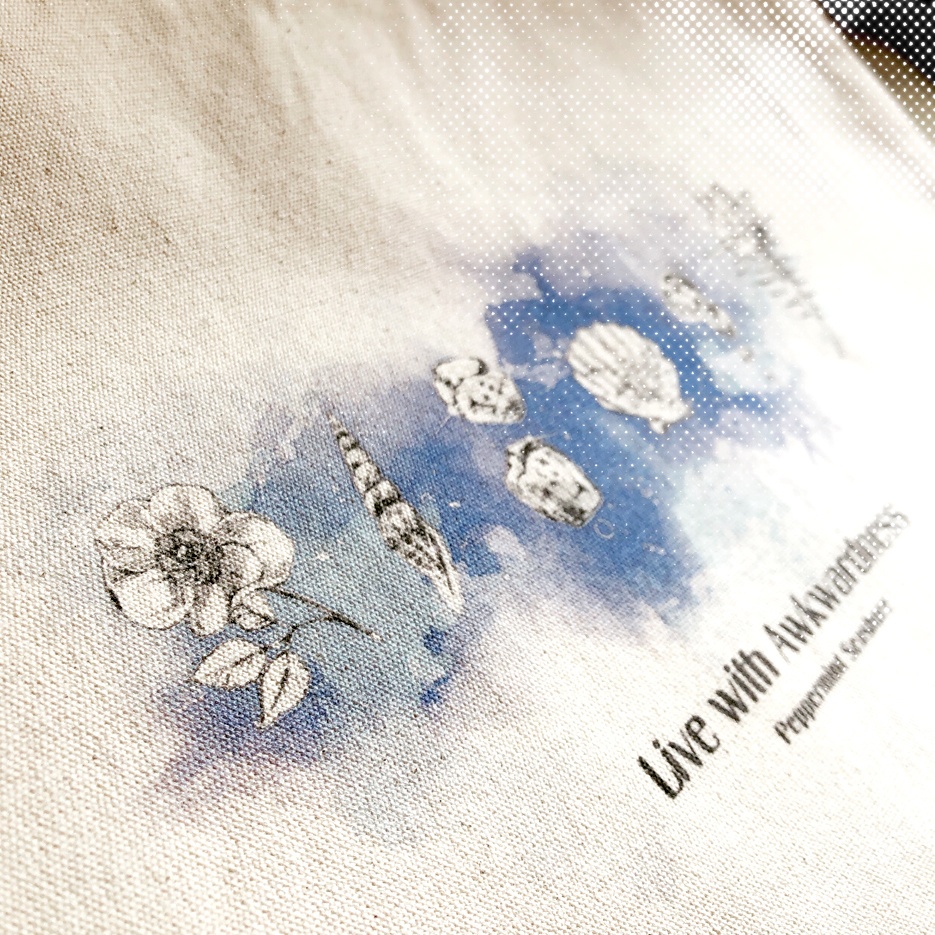 『ぎこちない同居』サコッシュ