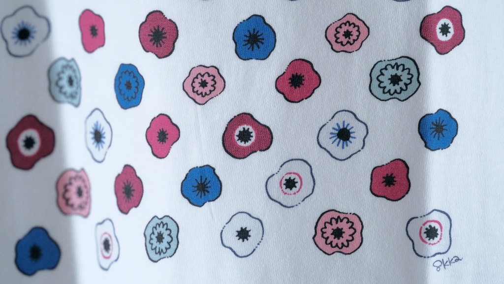 アネモネ 白Tシャツ