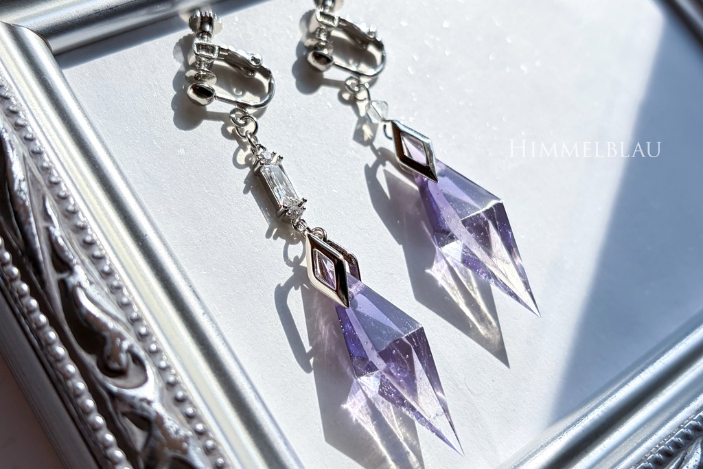 創作✦月光に輝く藤の欠片- 𝐴 𝑓𝑟𝑎𝑔𝑚𝑒𝑛𝑡 𝑜𝑓 𝑤𝑖𝑠𝑡𝑒𝑟𝑖𝑎 𝑜𝑛 𝑎 𝑚𝑜𝑜𝑛𝑙𝑖𝑡 𝑛𝑖𝑔ℎ𝑡 -