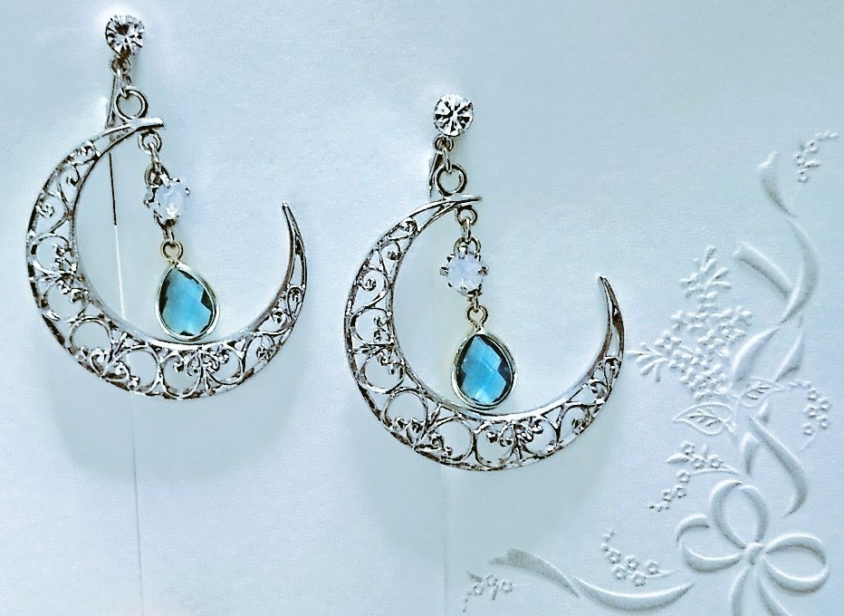 月相：イヤリング