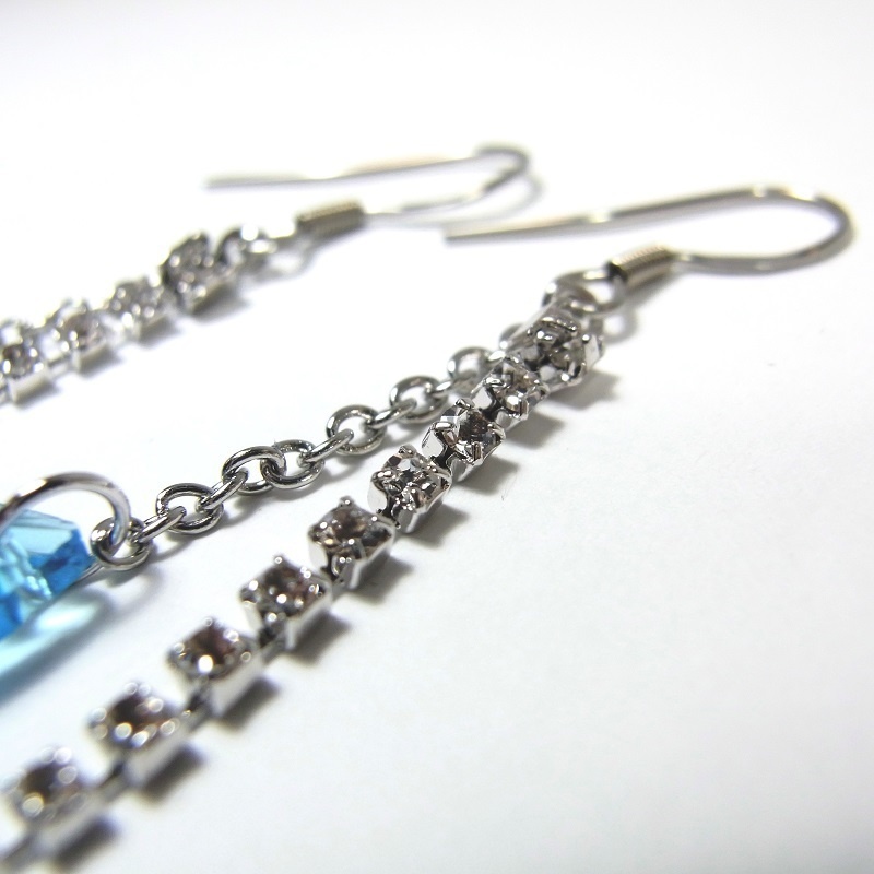 ステンレス製フックピアス A級ガラス ティアドロップ アクアマリン&ロングシャンデリア lalalady-202