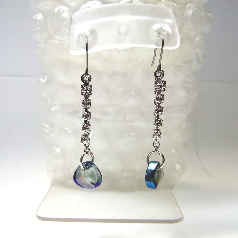 チタンフックピアス ガラスストーン&ショートシャンデリア Dブルー ANGEL FACTORY lalalady-199