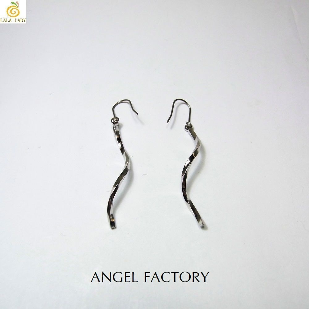 チタンフック ピアス ツイストロングウェーブ lalalady-196