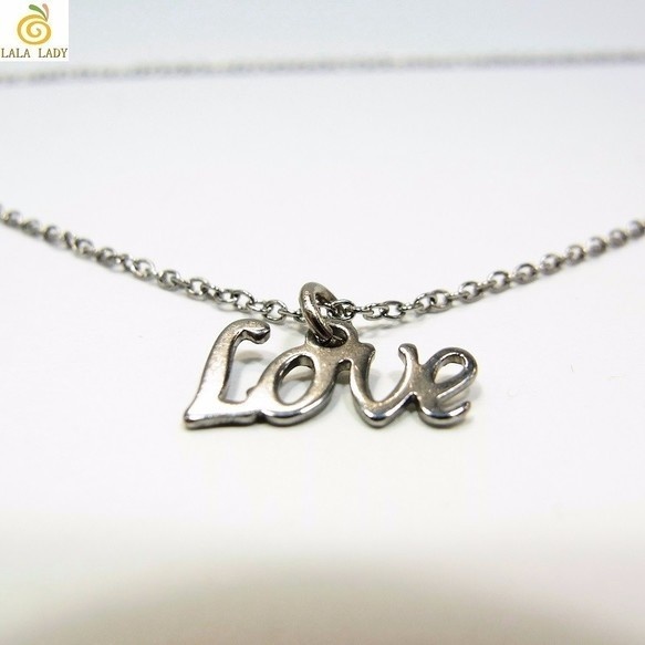 レディース用 ステンレス 1.2mmの極細 ネックレス LOVE チャーム付 ANGEL FACTOR◆n-2-o-57