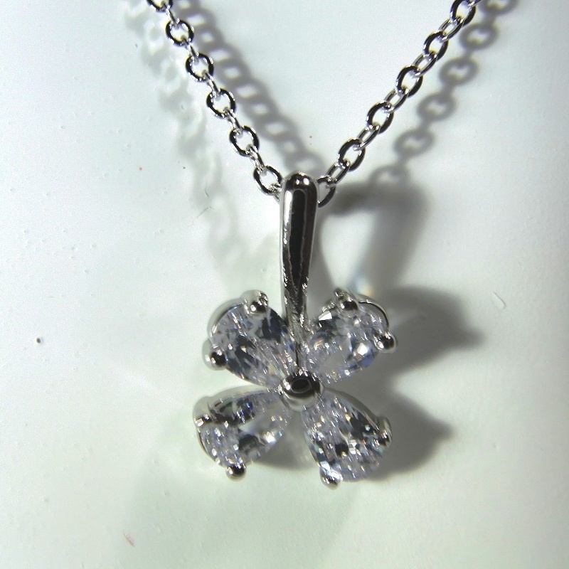 ネックレス◆2カラー 煌めくキュービックジルコニア クローバー lalalady-217