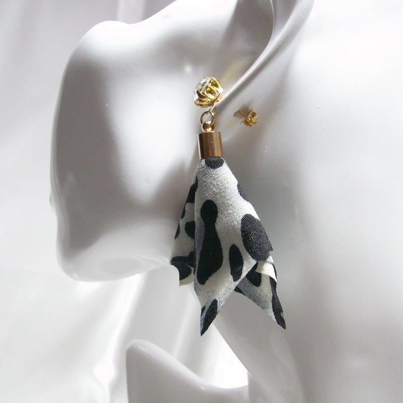 スタッドピアス 7mmA級ガラス&ヒョウ柄タッセル 2カラー ANGEL FACTORY lalalady-227