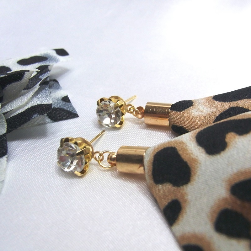 スタッドピアス 7mmA級ガラス&ヒョウ柄タッセル 2カラー ANGEL FACTORY lalalady-227