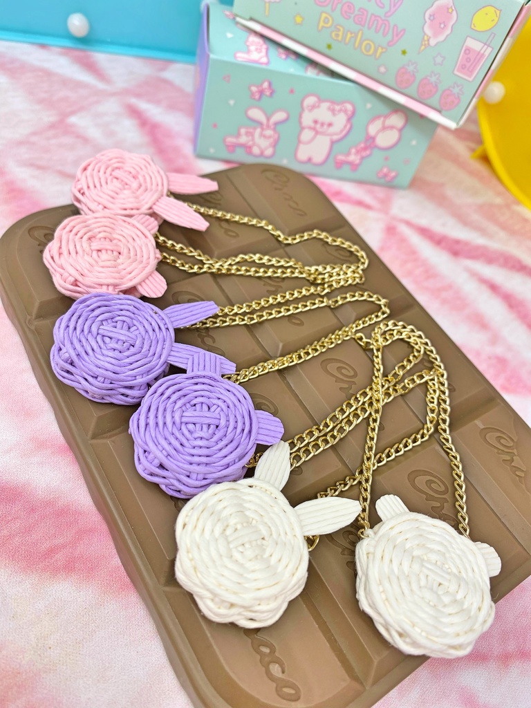 編みかごポシェットM ①