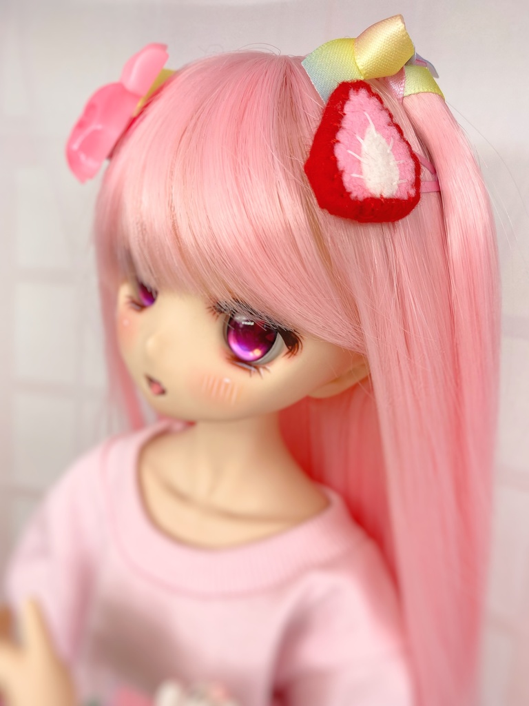 手縫い苺のパッチンピン