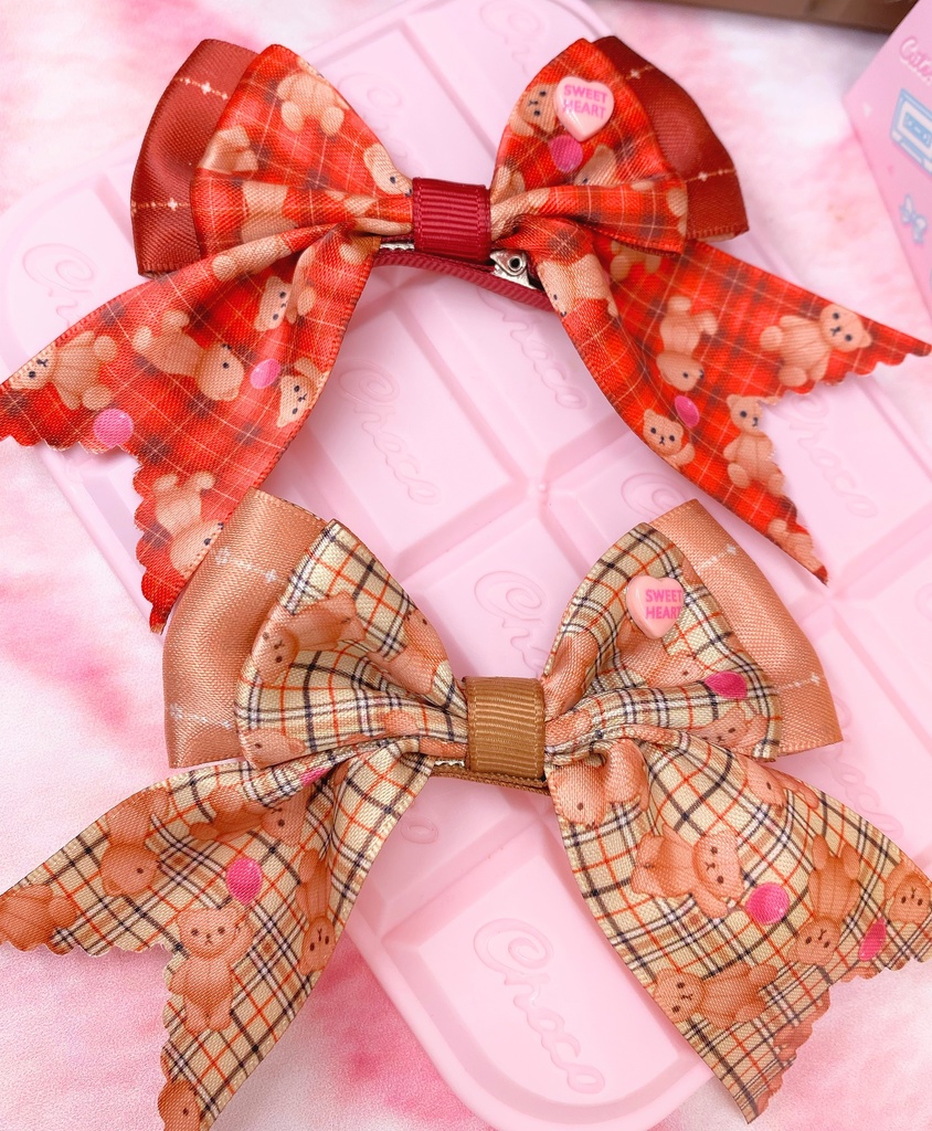 くま柄リボンのヘアクリップ