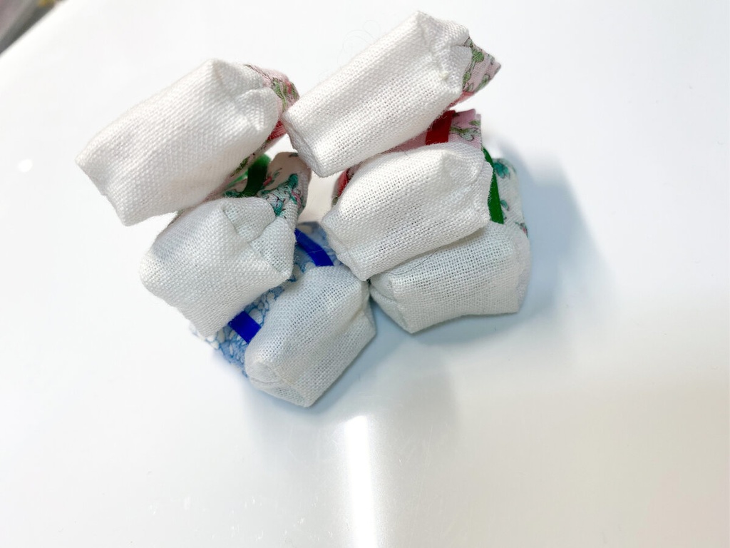 手縫いのミニチュアバッグ