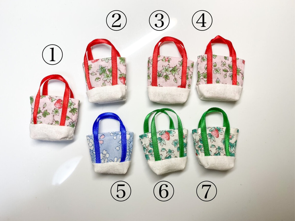 手縫いのミニチュアバッグ