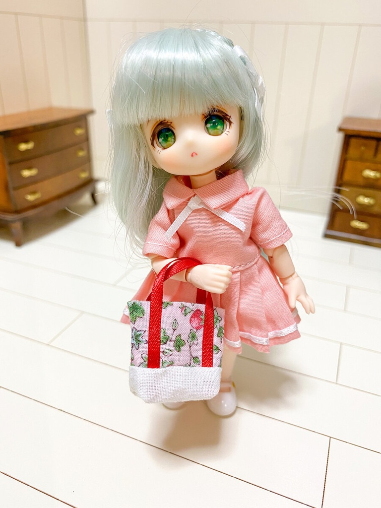 手縫いのミニチュアバッグ