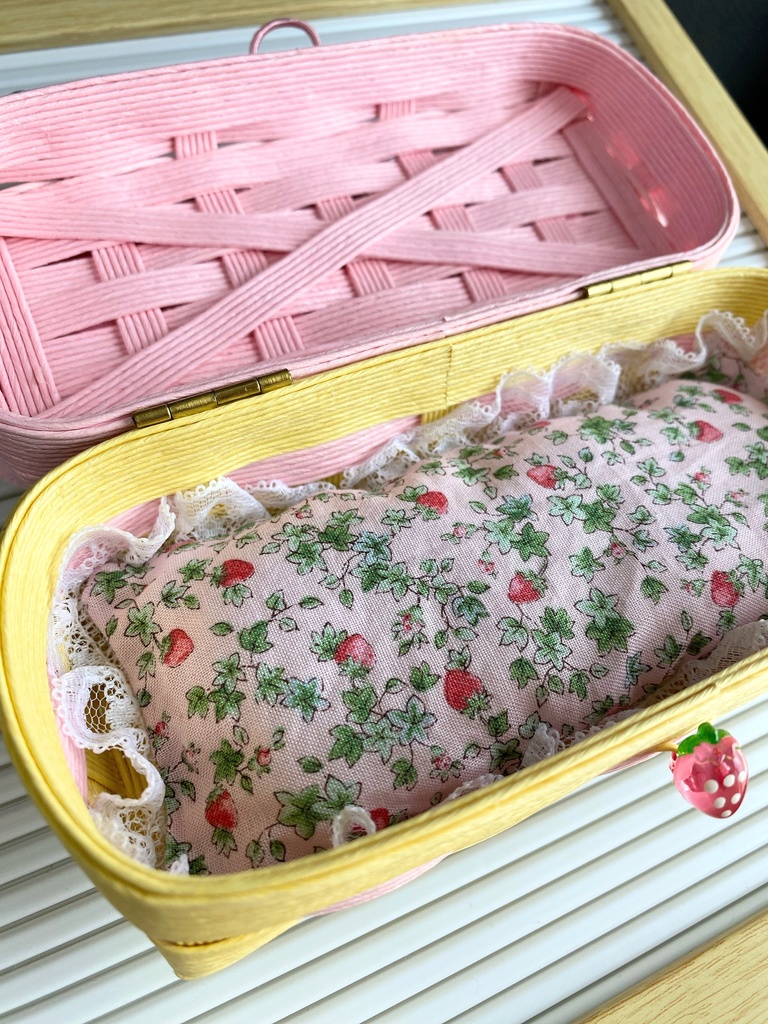 訳あり ケーキのドールケース🍓いちごクリーム