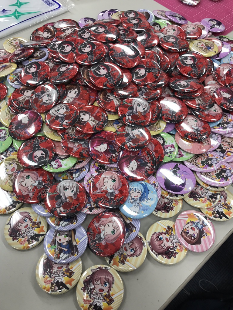 バンドリ56mm缶バッヂ