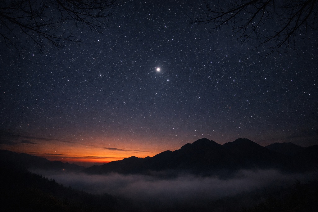 山岳・雲海の背景イラスト素材集 Vol.1|1536×1024|Web・TRPG・動画向け(5枚)