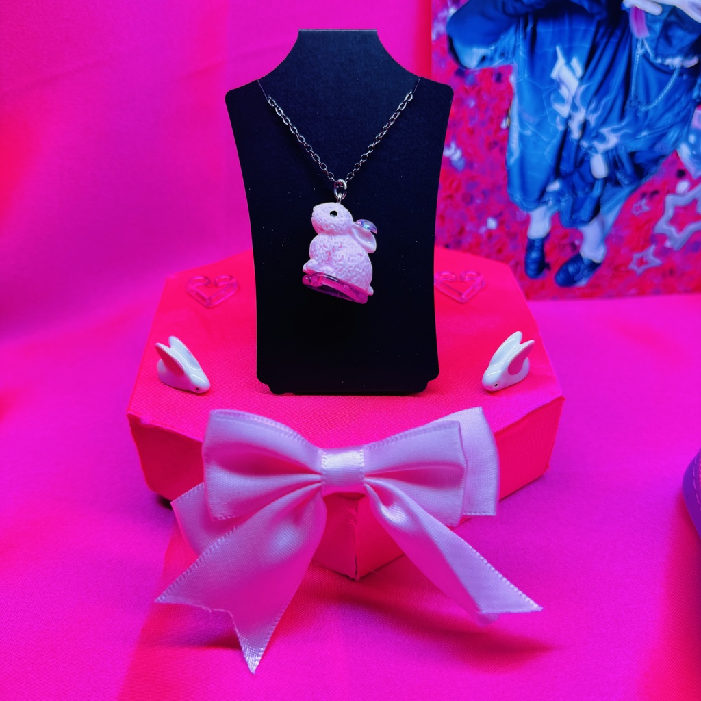 【ネックレス】ハートにお座りライド！【うすピンクのうさぎ🐇💕】