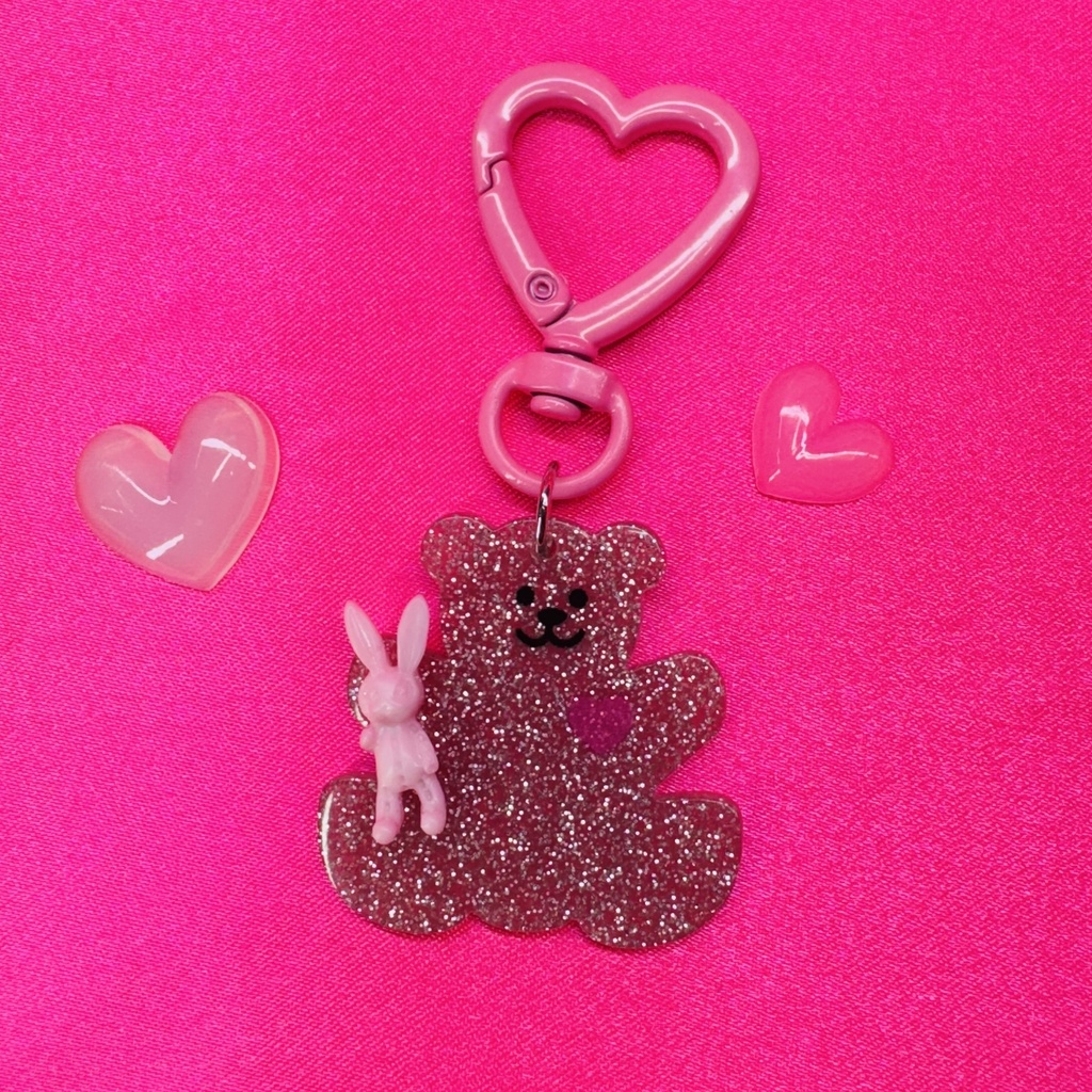 【キーホルダー】ウサ抱っこクマ【うすピンクのうさぎとクマ🐇🐻💕】