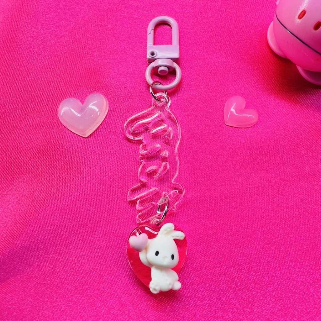 【キーホルダー】🩷を持ってる【ちっちゃい白うさぎ🤍】