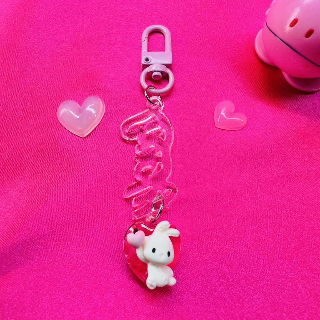 【キーホルダー】🩷を持ってる【ちっちゃい白うさぎ🤍】