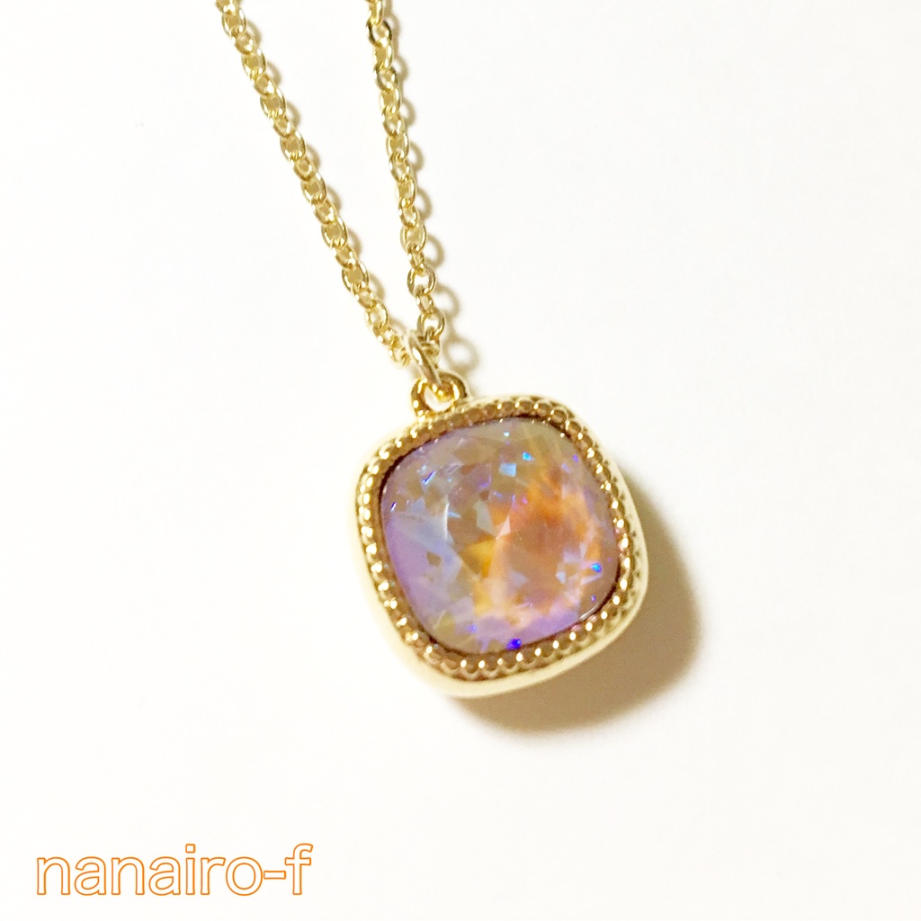 ミステリアスカラー*スワロフスキーペンダント