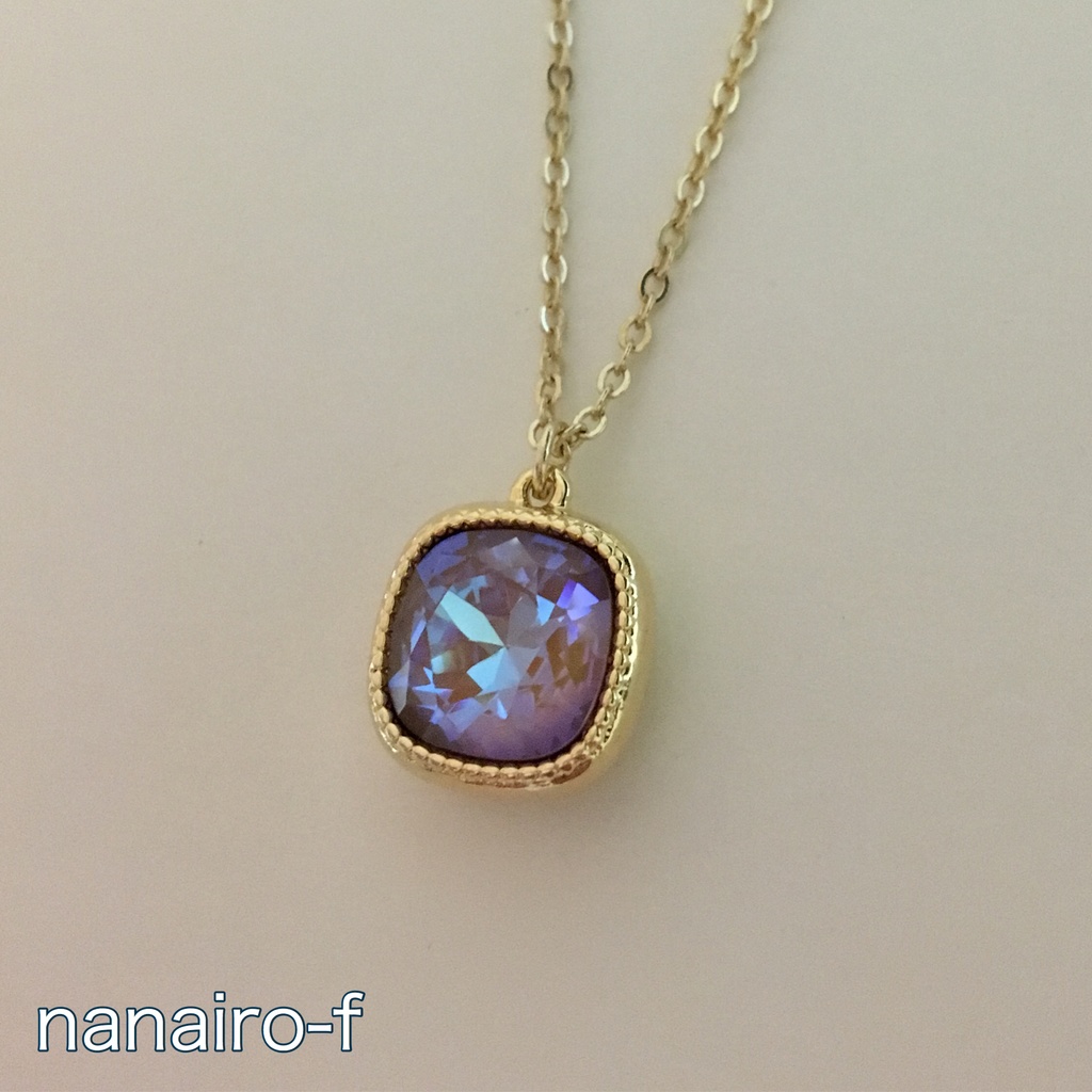 ミステリアスカラー*スワロフスキーペンダント