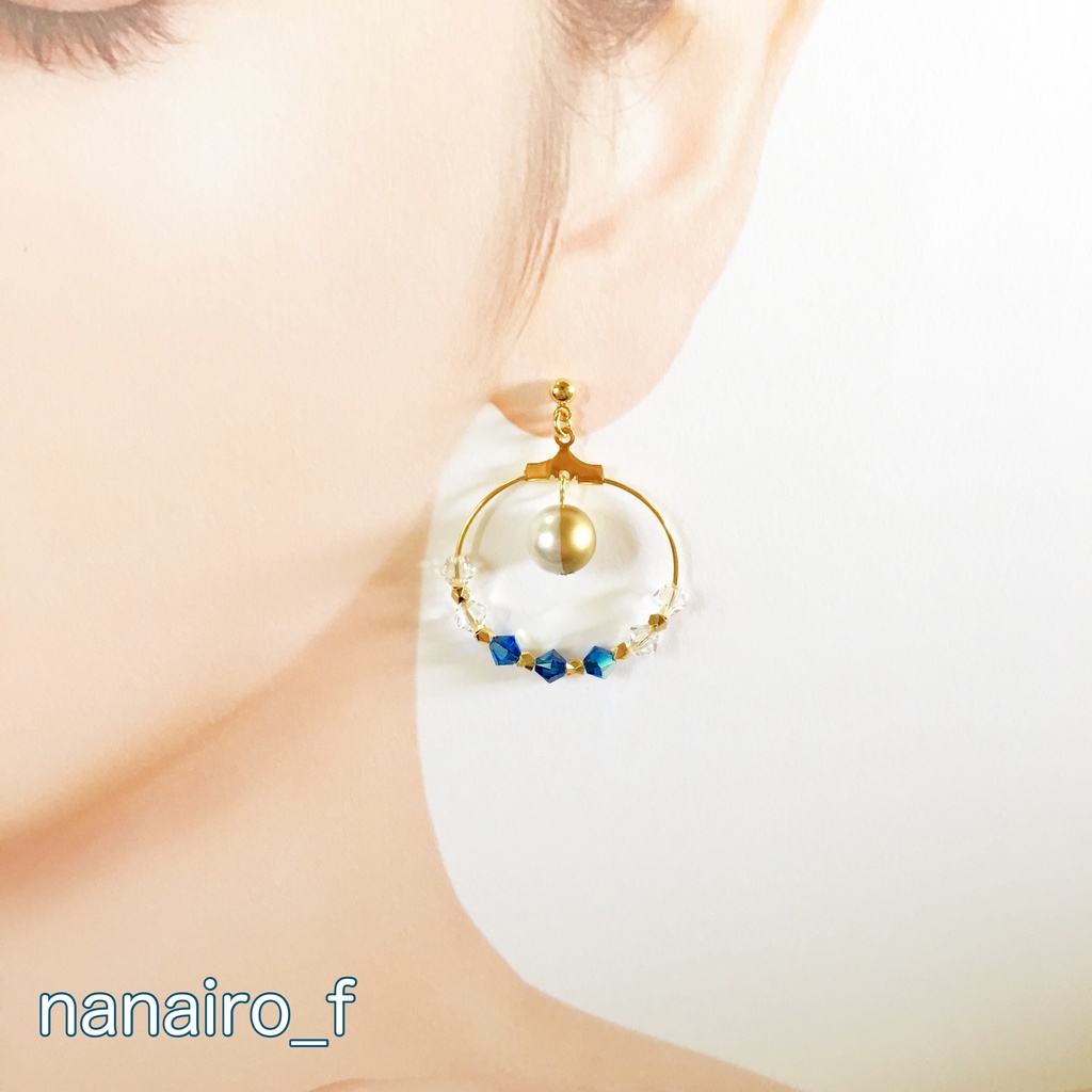 スワロフスキーと樹脂パールのフープイヤリング・ピアス(ブルー)