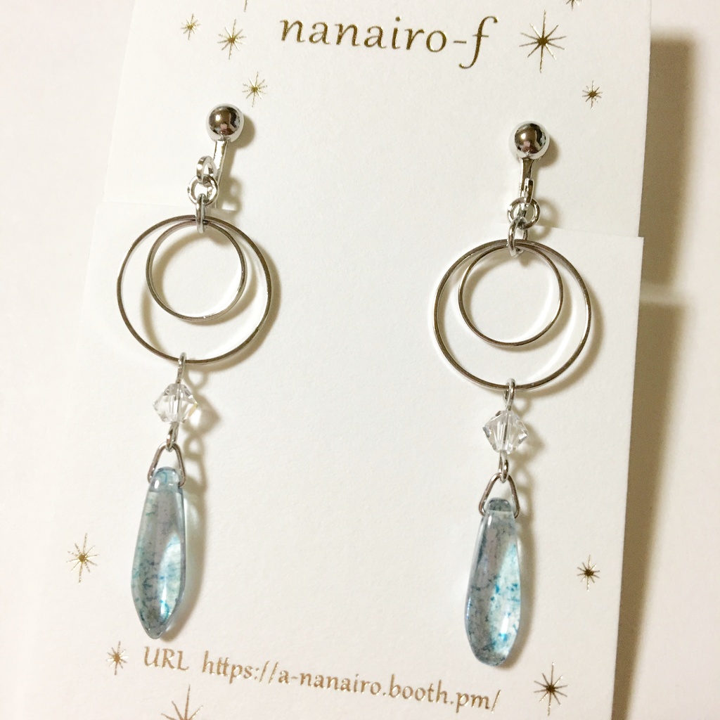 空しずく＊チェコとスワロフスキーのピアス・イヤリング(水色)
