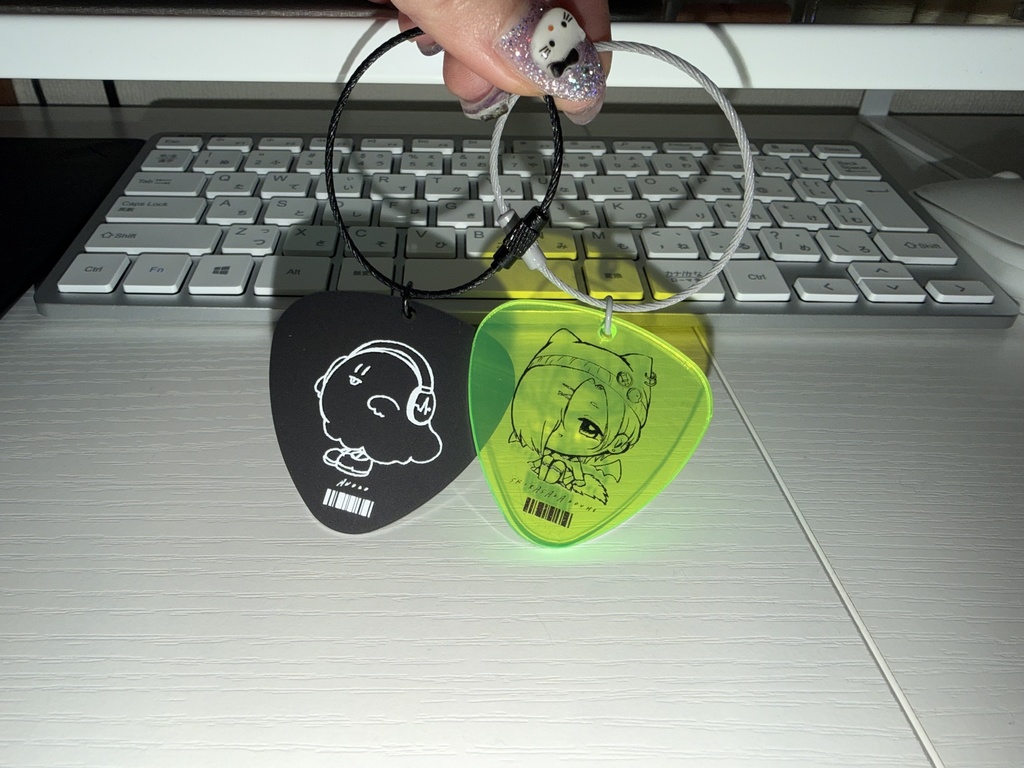 【小梅・あのこ】ピック型キーホルダー