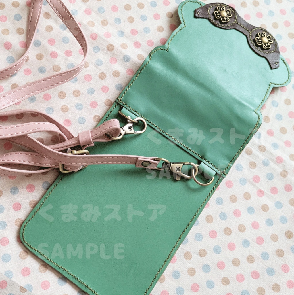 【コラボ商品】探検家くまみちゃん スマホショルダー
