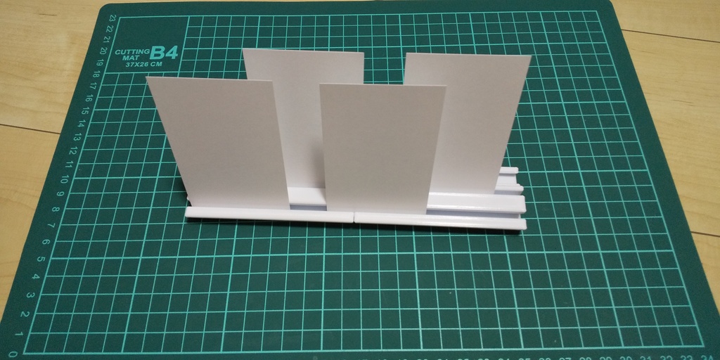 カードサイズカードスタンド