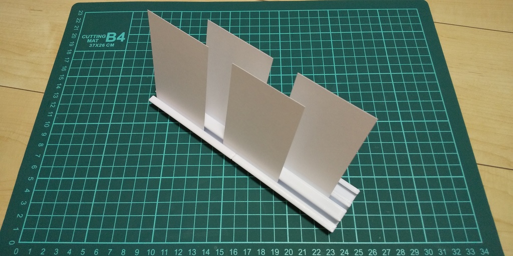 カードサイズカードスタンド