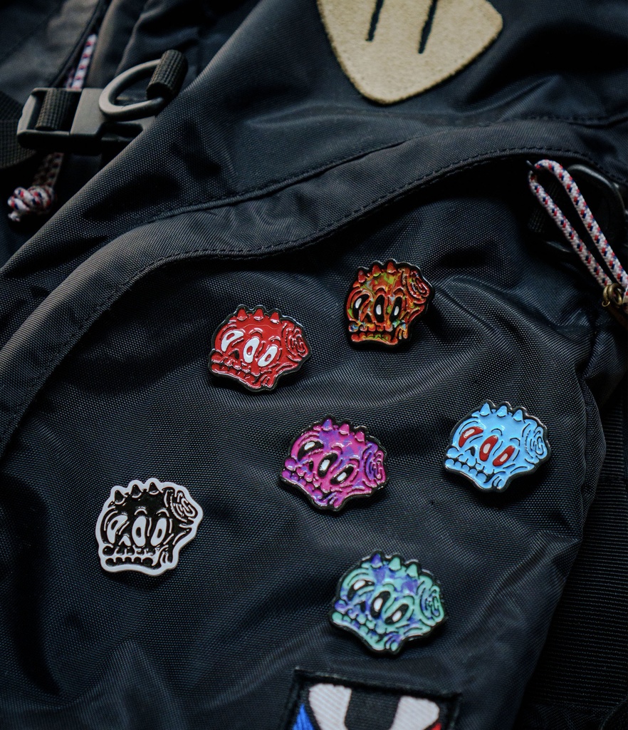 MADE OF ODD 樹脂アートピンズ 〜Chaos Marble Gloob〜