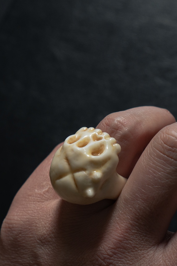 THE ODD RING ~SKULL TOKEN~