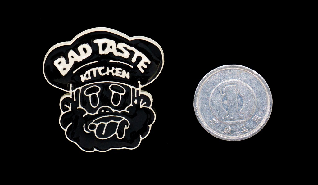 【Pins】BAD TASTE KITCHEN monochrome
