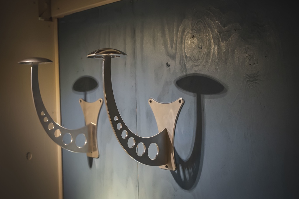 ヘルメットホルダー